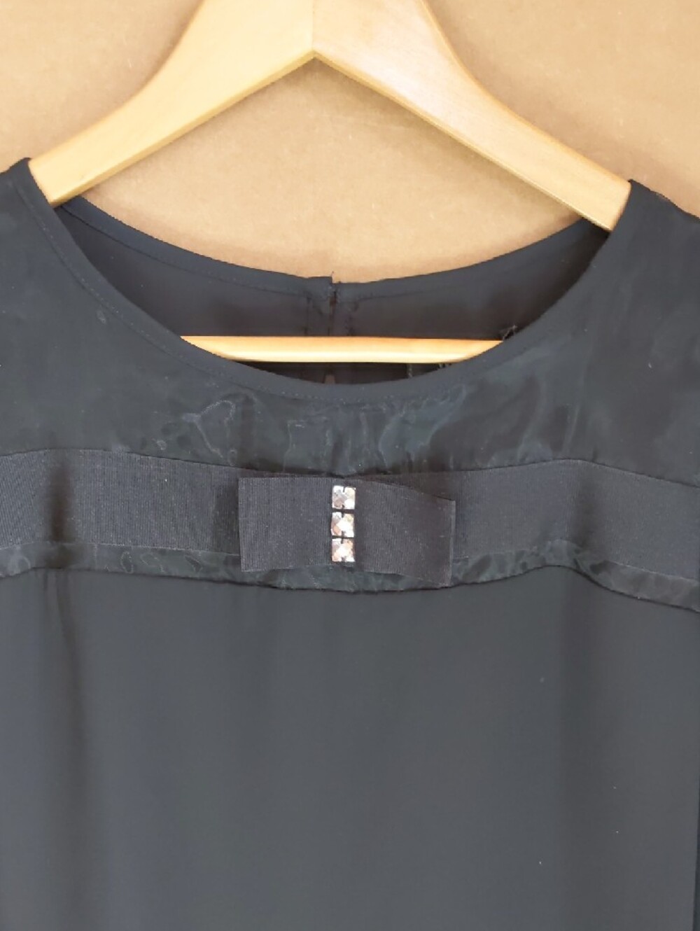 Black Short Sleeve Bow-Accent Blouse - Picture 2 of 9